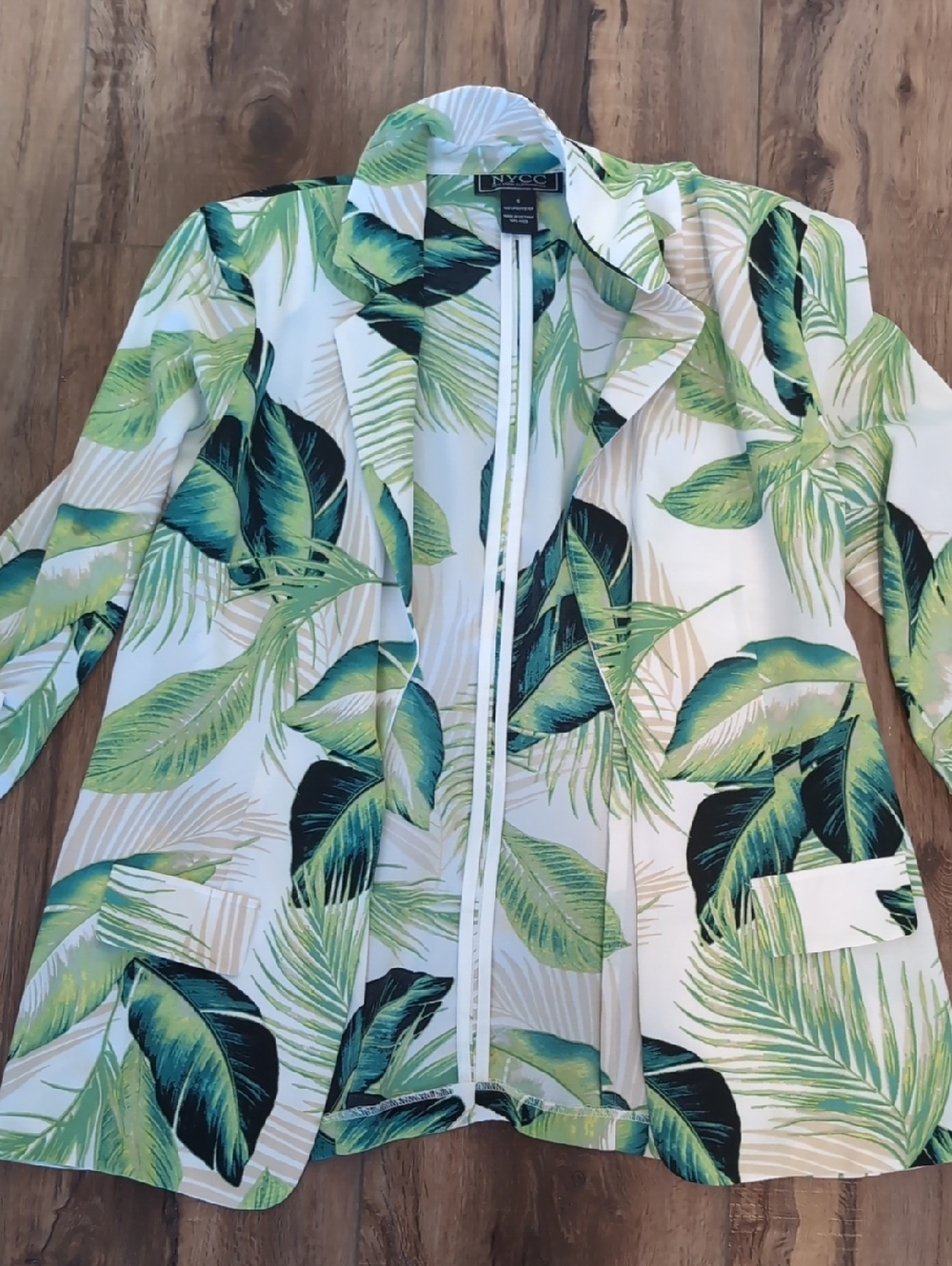 NYCC Tropical Leaf Blazer-Look Airy Cardigan in White and Green